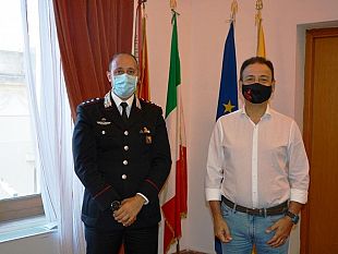 mazara-il-sindaco-saluta-il-capitano-miggiano-che-va-a-dirigere-la-compagnia-di-casoria