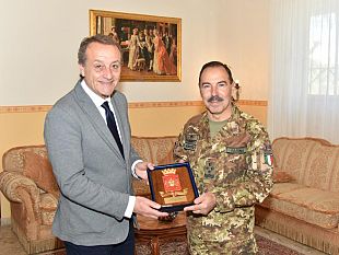 esercito-visita-del-capo-di-stato-maggiore-in-sicilia-incontro-anche-con-il-sindaco-tranchida