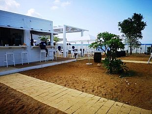 lotta-allillegalita-chiuso-e-posto-sotto-sequestro-un-chiosco-vicino-al-lido-pakeka