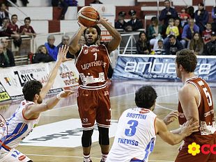 pallacanestro-trapani-trapani-vince-contro-treviso-e-si-porta-a-gara-4