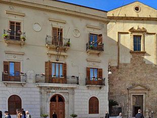 alcamo-attivo-da-domani-1-luglio-il-servizio-bus-navetta-per-alcamo-marina