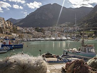 castellammare-del-golfo-la-cala-marina-limitata-al-traffico-tutti-i-giorni-dalle-ore-16-alle-3