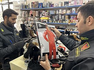 sequestrati-43-mila-articoli-di-carnevale-e-giocattoli-pericolosi-segnalati-diversi-commercianti