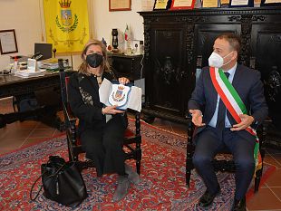mazara-il-prefetto-filippina-cocuzza-in-visita-al-comune