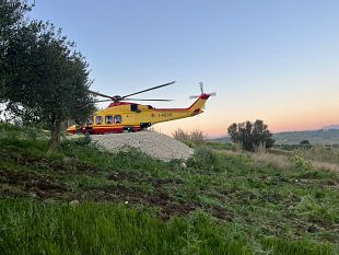 giovane-agricoltore-resta-incastrato-sotto-trattore-capovolto