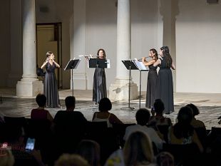 trapani-due-generazioni-di-donne-siciliane-protagoniste-al-chiostro-san-domenico