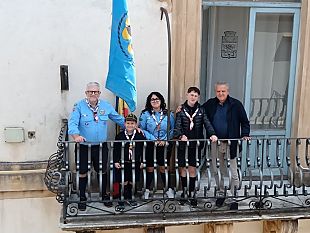 scout-in-festa-a-partanna-il-vessillo-agesci-sventola-sul-palazzo-di-citta