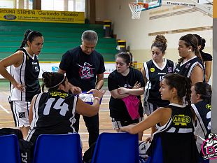 la-102-basket-erice-batte-scicli-e-conquista-la-finale-per-la-serie-b