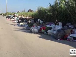 video-mazara-il-muro-di-munnizza-di-via-dei-ponticcioli
