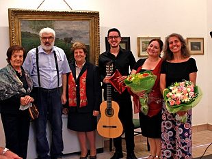 domenica-7-ottobre-2018-presso-la-sala-la-bruna-collegio-dei-gesuiti-di-mazara-del-vallo-e-stato-presentato-il-libro-di-poesie-la-giostra-di-ignazio-balistreri