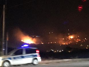 scopello-notte-di-paura-per-un-grosso-incendio