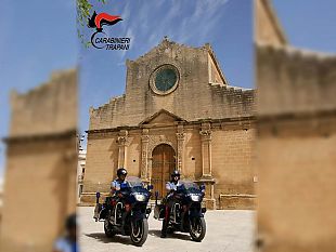 castelvetrano-sorpresi-a-bordo-di-uno-scooter-senza-targa-con-dei-coltelli-2-denunciati-dai-carabinieri