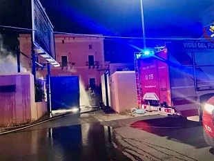 palermo-nuova-intimidazione-alla-sicily-by-car-in-fiamme-11-veicoli