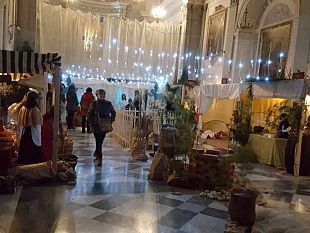 video-i-presepi-itineranti-della-cattedrale-animano-il-natale-della-citta