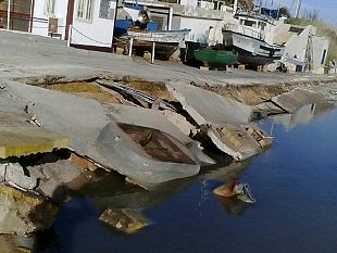 il-crollo-definitivo-della-banchina-al-porticciolo-di-marinella-di-selinunte