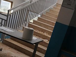 piccolo-crollo-di-calcinacci-sulle-scale-allissitp-ferrigno-di-castelvetrano-nessuna-conseguenza-per-gli-alunni