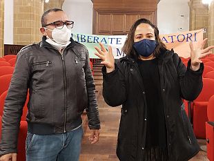 grido-di-disperazione-di-monia-ghoul-moglie-di-uno-dei-pescatori-tunisini-sequestrati-a-bengasi