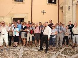 marsala-aperitivo-di-benvenuto-a-un-gruppo-di-turisti-svedesi