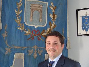 petrosino-sicurezza-stradale-in-primo-piano-a-petrosino-installate-due-videocamere-di-ultima-generazione-per-la-lettura-delle-targhe-e-il-controllo-immediato-del-veicolo