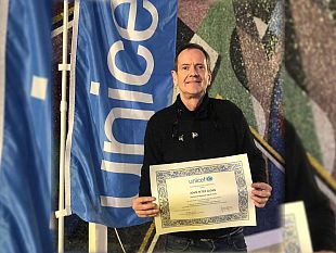 gibellina-john-peter-sloan-nominato-testimonial-regionale-unicef-sicilia