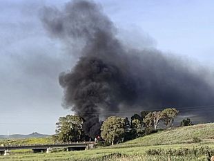 a29-autocisterna-in-fiamme-nei-pressi-di-fulgatore-traffico-bloccato-e-tre-chilometri-di-coda
