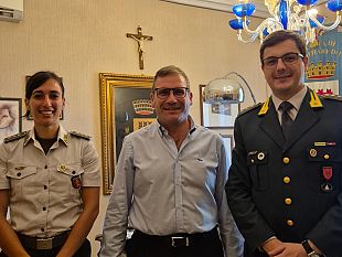 castellammare-del-golfo-saluto-di-commiato-del-sindaco-giuseppe-fausto-al-capitano-fabiana-minardi