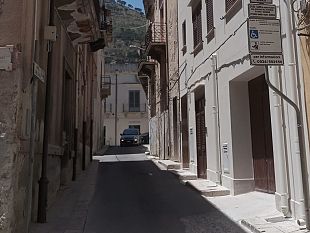 castellammare-del-golfo-dal-1-dicembre-zona-a-traffico-limitata-attiva-tutti-i-giorni-nei-quartieri-madrice-e-chiusa