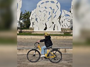 la-sicilia-si-dipinge-su-due-ruote-17-biciclette-dartista-in-mostra-a-selinunte