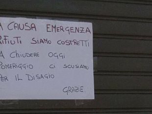 emergenza-rifiuti-disagi-per-cittadini-e-turisti-negozi-costretti-a-chiudere-e-su-facebook-lo-sfogo-dei-sindaci