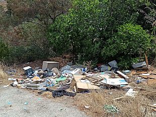 foto-spazio-al-cittadino-erice-scoperte-discariche-sulla-strada-che-porta-in-vetta