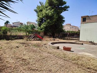 dopo-la-nostra-denuncia-ripuliti-gli-spazi-esterni-della-scuola-borsani