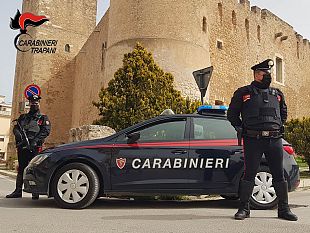 trapani/alcamo-con-un-inganno-rubano-a-casa-di-unanziana-arrestate-madre-e-figlia