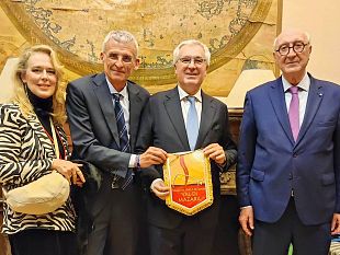 la-strada-del-vino-e-dei-sapori-val-di-mazara-protagonista-al-consolato-italiano-di-parigi
