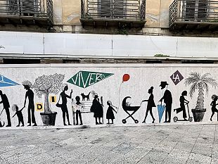 lartista-silvia-puccini-realizza-un-murales-nel-sistema-delle-piazze