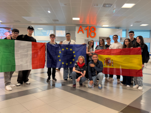 mazara-11-studenti-del-ruggiero-daltavilla-in-partenza-per-valencia-per-il-progetto-erasmus