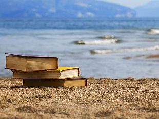 approda-a-marsala-il-book-club-maestre