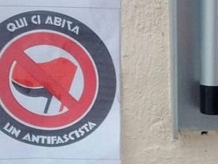 ritorno-al-passato-un-marchio-sulle-case-degli-attivisti-antifascisti