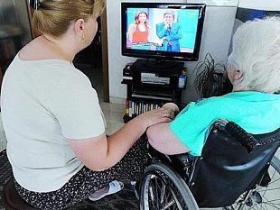 ruba-50mila-euro-ad-un-anziano-colf-di-castellana-sicula-incastrata-dalle-telecamere