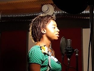 sulle-note-dellintegrazione-la-storia-di-sheila-e-il-sogno-di-diventare-una-cantante