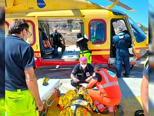 favignana-perde-il-controllo-dellauto-ferite-madre-e-figlia