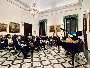 trapani-straordinario-successo-per-marcella-crudeli-a-palazzo-dali