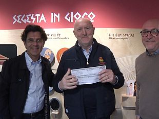 lassociazione-per-larte-consegna-al-parco-di-segesta-assegno-di-4794-euro