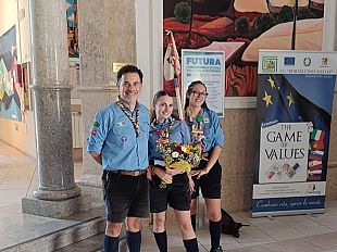 giulia-chirco-affronta-lesame-di-terza-media-in-uniforme-scout-a-mazara-del-vallo-un-viaggio-tra-passione-e-valori