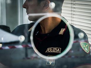 botte-da-orbi-in-crociera-una-battuta-di-troppo-e-scoppia-la-rissa-denunciati-13-giovani-dalla-polizia
