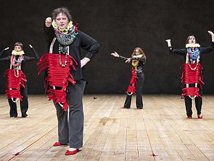 orestiadi-venerdi-18-luglio-wonder-woman-di-antonio-latella-e-sabato-19-luglio-autoritratto-di-davide-enia