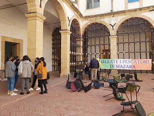 cresce-la-protesta-dei-familiari-dei-pescatori-sequestrati-a-bengasi