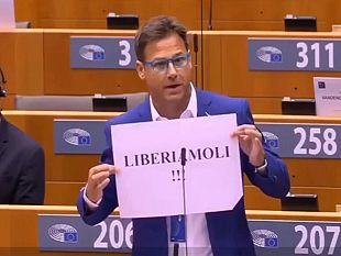 pescatori-in-stato-di-fermo-a-bengasi-appello-in-parlamento-europeo-mediazione-del-governo-attraverso-paesi-amici-di-haftar