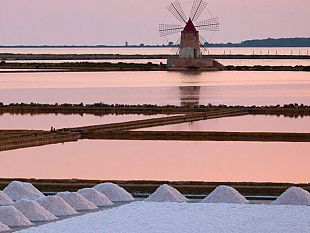 ultime-della-sera-le-saline-di-marsala-la-vecchiarella-luoghi-che-attendono-il-ritorno-dei-loro-giovani
