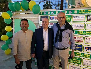 il-dattilo-attende-le-mosse-di-picciotto