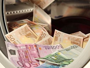 mazara-scopre-ingente-cifra-allinterno-di-maxi-lavatrice-nuova-abbandonata-restituita-al-legittimo-proprietario